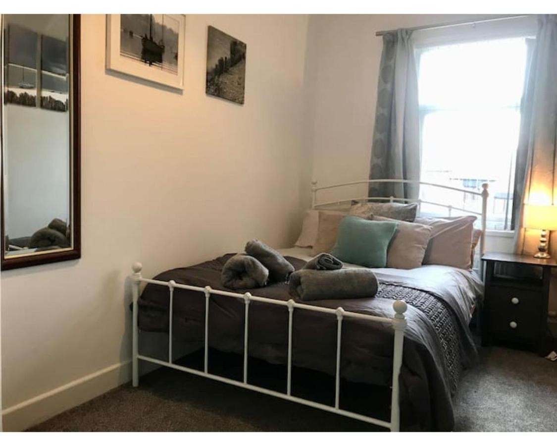 Stylish 3 Bedroom House Only 5 Mins From M6/M58 Wigan Exterior foto